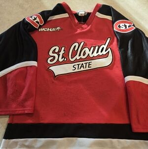 St. Cloud State Hockey Jersey. Youth XL